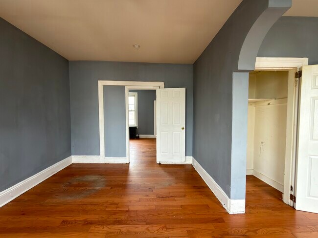 225 Lembeck Ave Unit 2