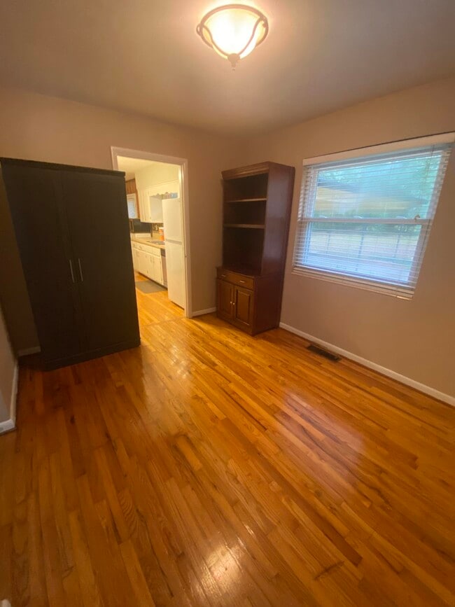 Photo - 1504 Sunset Ln
