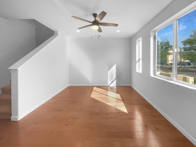 Photo - 3234 Bridgeway Dr