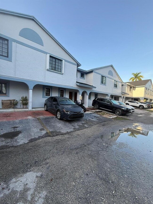 Building Photo - 1595 SW 122nd Ave Rental