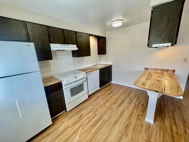 Photo - 5420 N Martin St Unidad 3