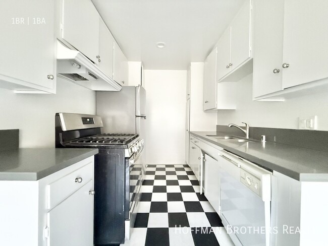 Building Photo - 1217 Amherst Ave Unit 8