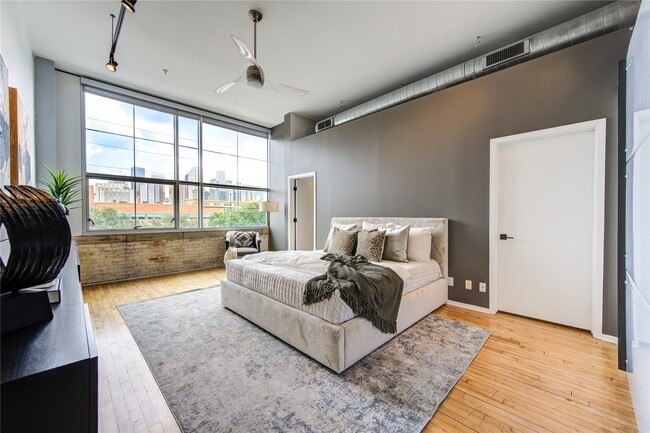 Building Photo - 1312 Live Oak St Unit 218 Rental