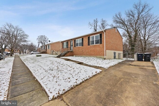 Photo - 3216 Ladova Way