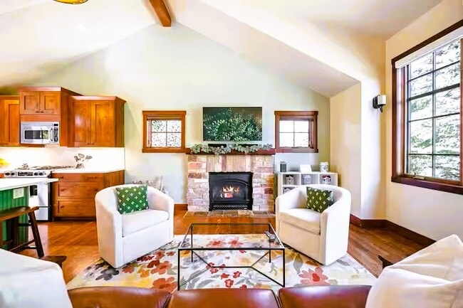 Photo - 738 Skyline Dr