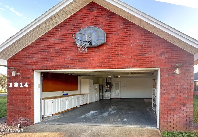 Photo - 1814 Bowman Ln