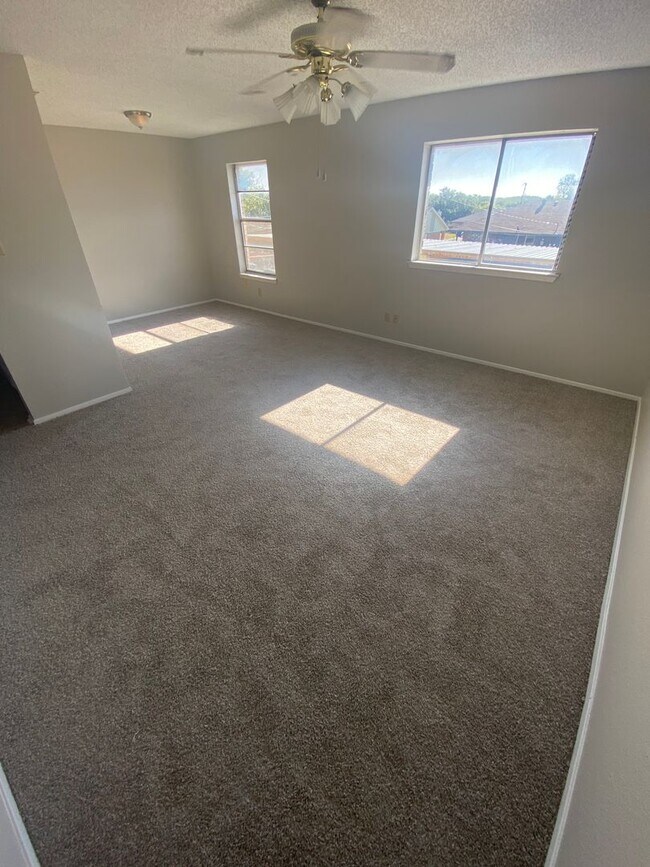 Photo - 5510 Brookview Ct Unidad # C - 2nd floor