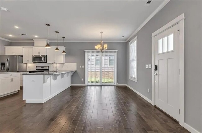 Photo - 1736 S 39th Pl