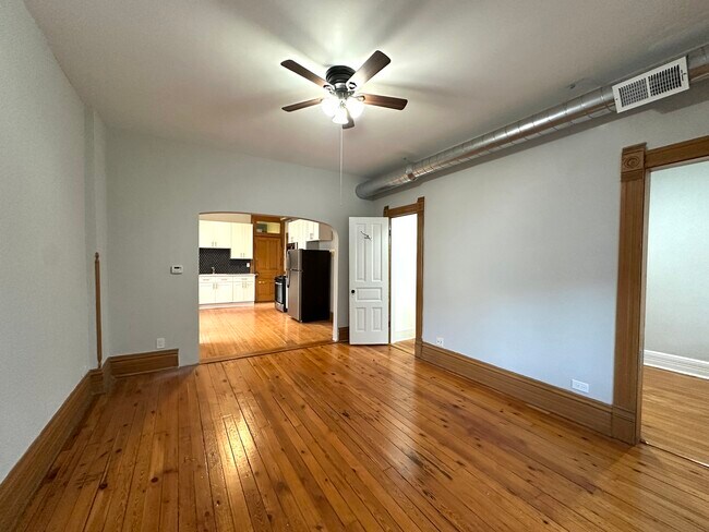 Photo - 2533 W Augusta Blvd