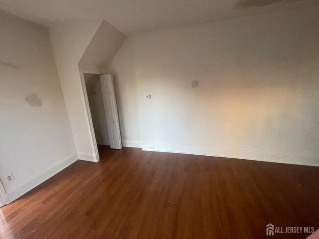 Photo - 577 Rahway Ave Unit Studi