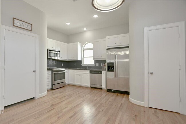 Photo - 3614 Main Plaza Dr