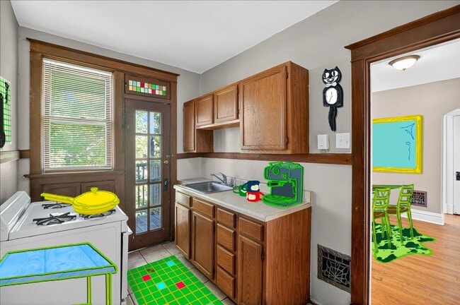 Building Photo - Hello, Classic! Unit 2E-285