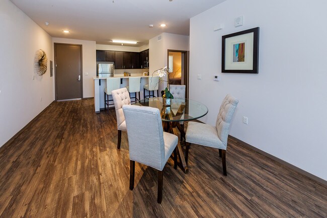 Photo - Thirty-Three North