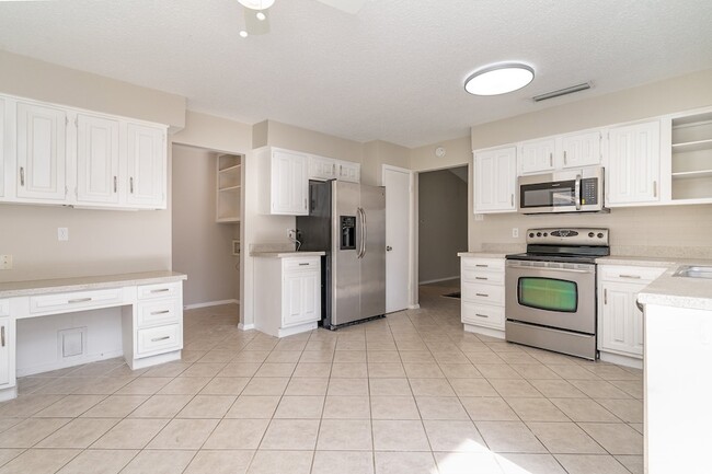 2311 Lawnmeadow Dr