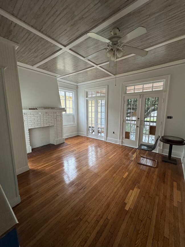 Building Photo - 4223 S Carrollton Ave Rental