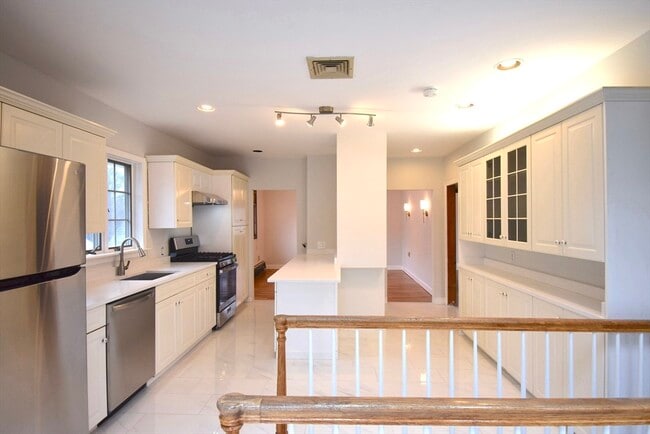 Building Photo - 144-146-146 Cleveland Ave Unit 2