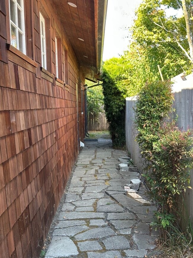 Photo - Charming Studio Loft in Arcata – Close to ...