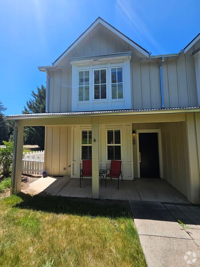 Building Photo - Beautiful Townhouse in the Heart of Jackso...