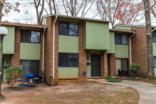 Building Photo - 1232 Teakwood Pl