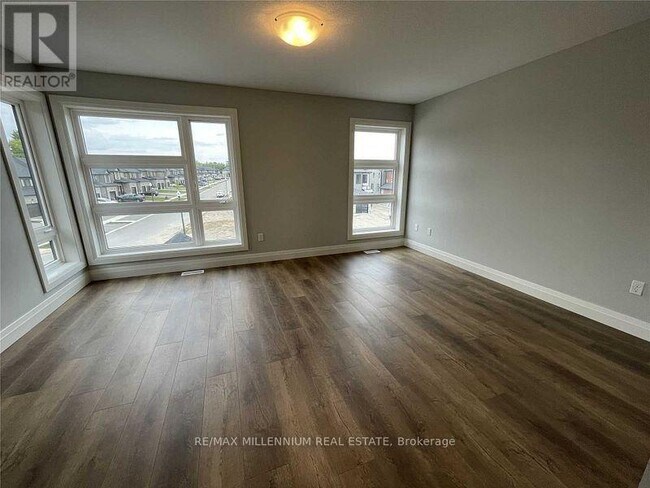 Photo - 550 Fairway Rd