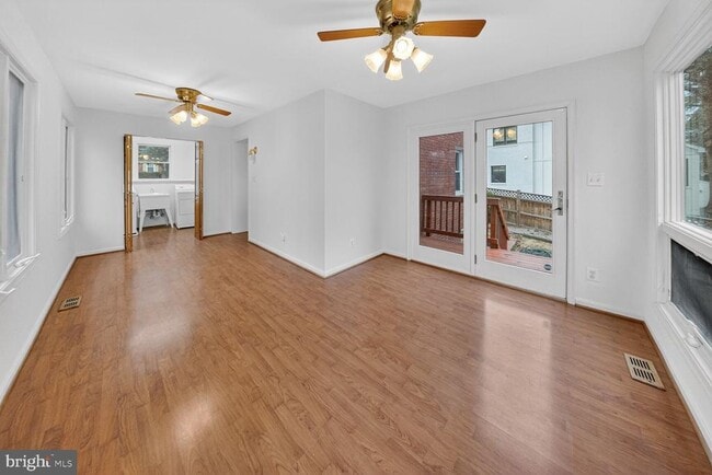 Photo - 6031 9th St N