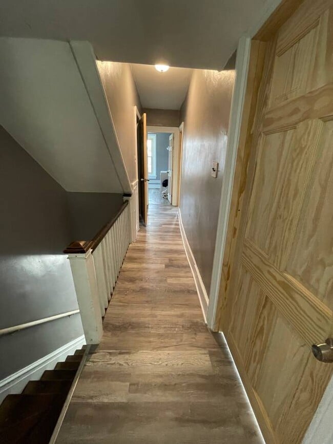 Photo - 210 N 8th St