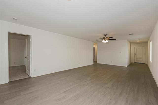 Photo - 1714 Crossbill St