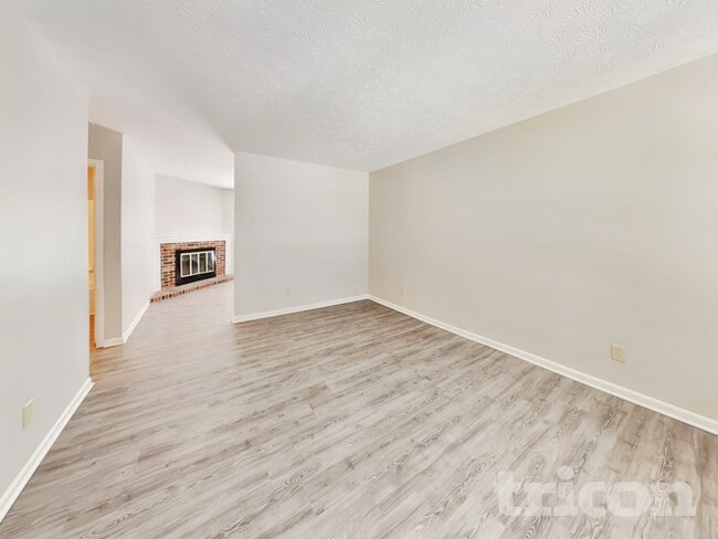 Photo - 5841 Beaufort Ln