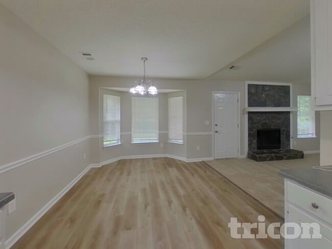 Photo - 372 Cheri Pl