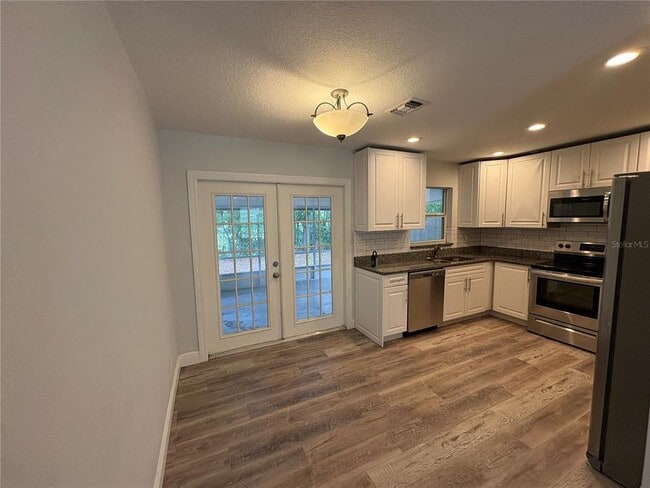 5825 Lullaby Ln