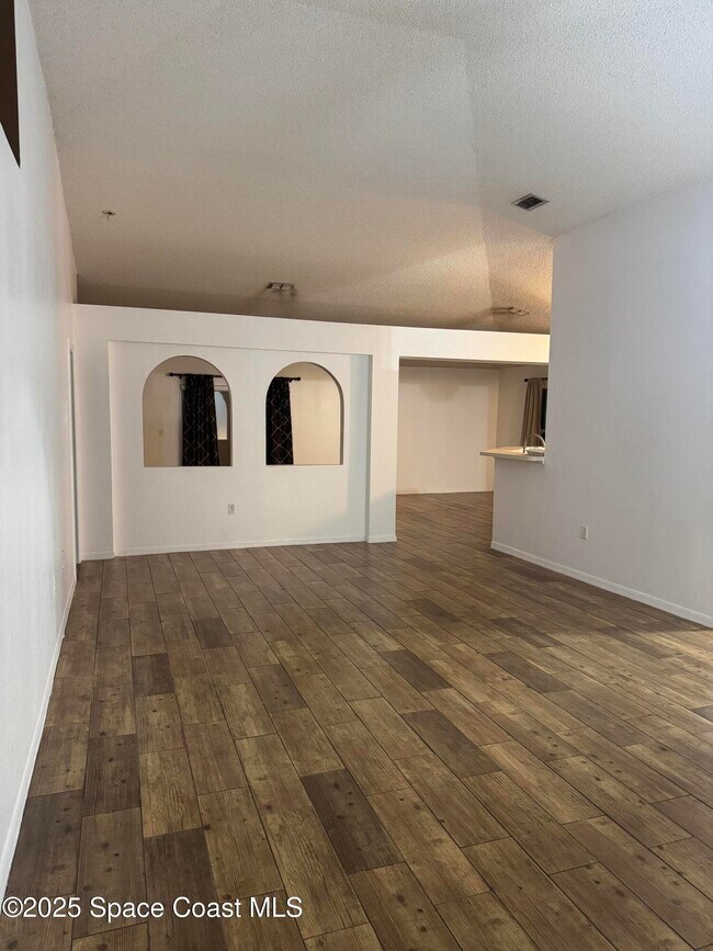 Photo - 1179 White Oak Cir