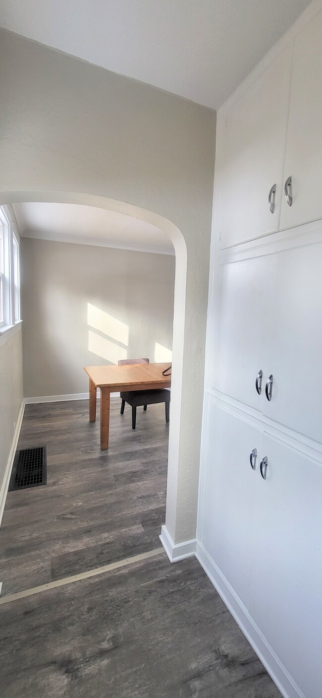 Photo - 215 W Masterson Ave