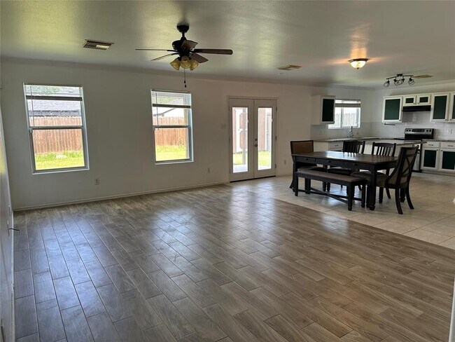 Photo - 508 Birch Cluster Ct
