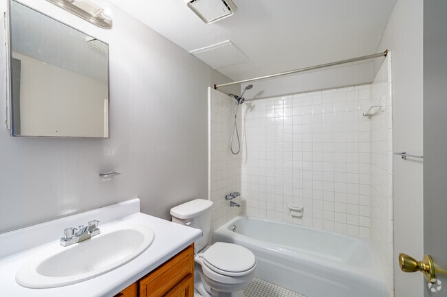 2BR, 1BA - 850SF - Bathroom - Garden Court Apartments