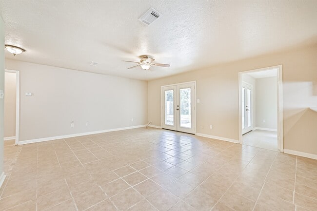 Photo - 1113 N Heron Dr