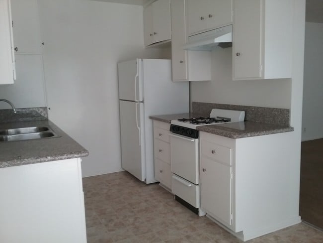 Photo - Monroe Manor