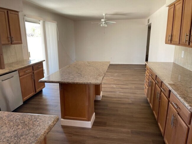 Photo - Mesa 4 bedroom rental