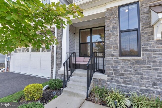 Building Photo - 29 Beachwood Dr