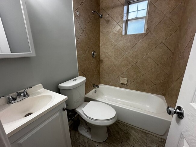 Photo - 4632 Hillside Rd SE Unit 1