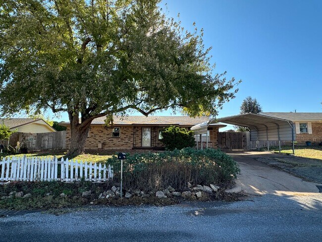 Building Photo - Single Family home