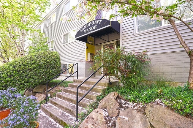 Sandpoint Manor