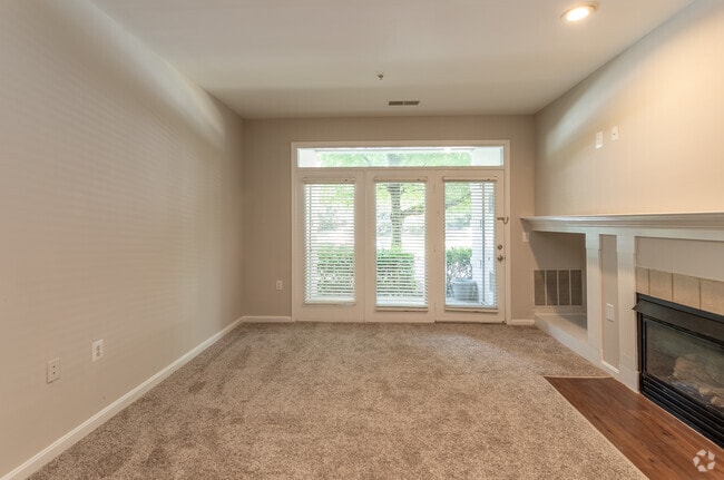 2BR, 2BA - 1271 SF
