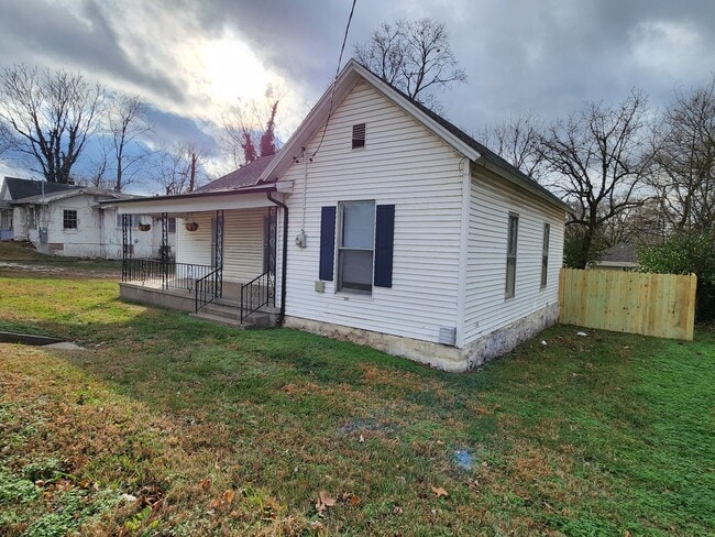 Photo - Spacious 3-Bedroom, 1-Bathroom Home AVAILABLE NOW!!
