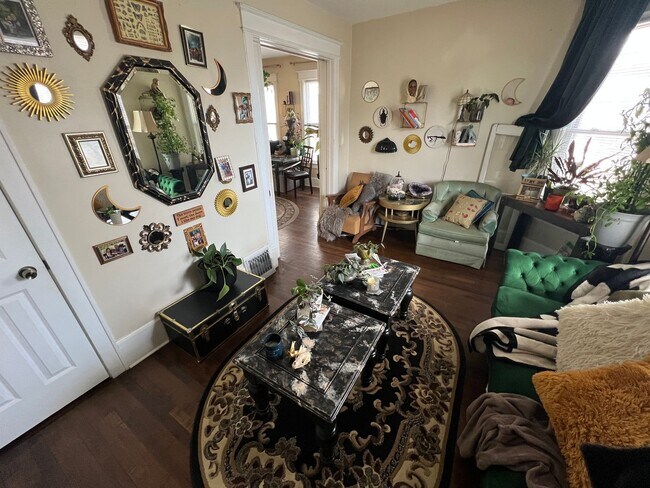 Photo - 506-08 E. Locust St. Unit Lower