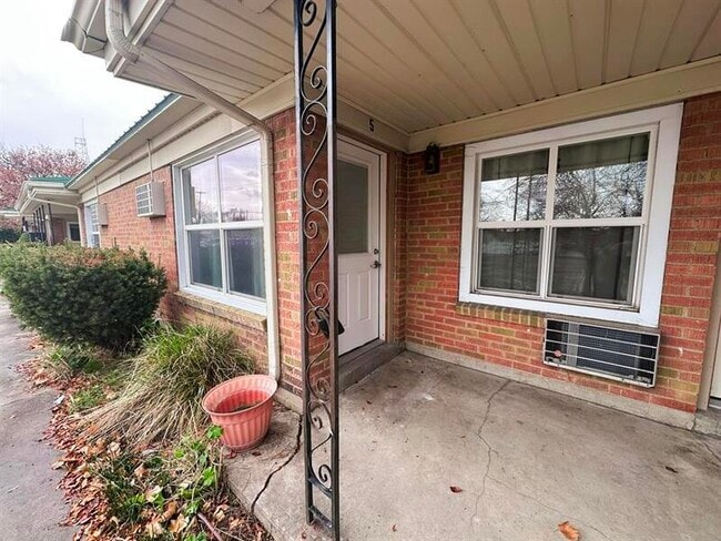 Building Photo - 116 N Tremont St Unit 5