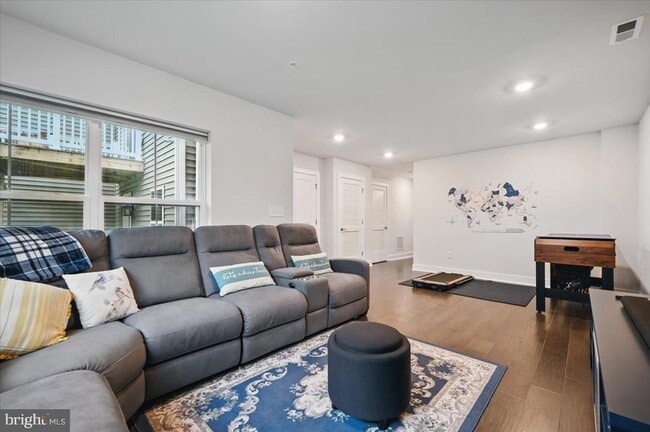 Photo - 825 Pecan Rd