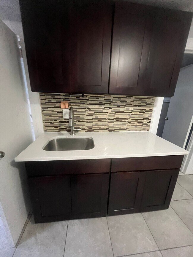 Photo - 538 Norwood St Apartments Unit 3