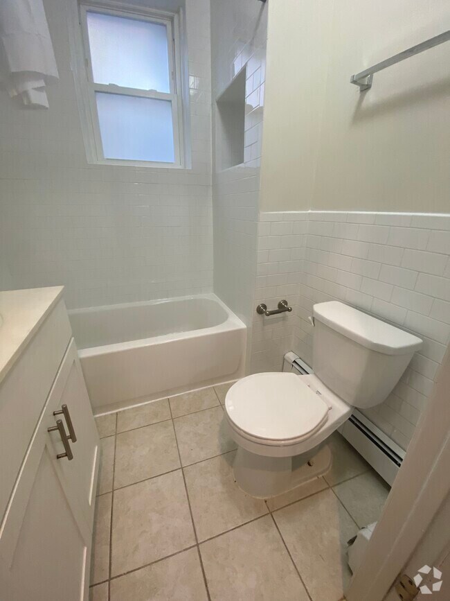 Building Photo - 1640 Commonwealth Ave Unit 1640 Commonwealth Rental
