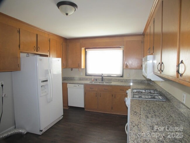 Photo - 6561 Morehead Rd