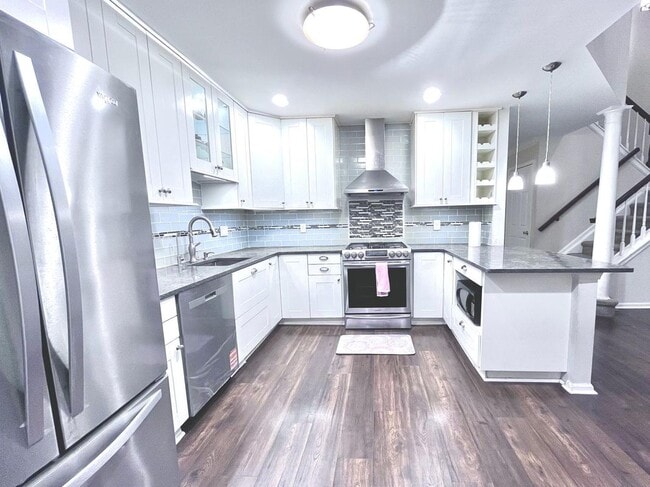 Photo - 363 Catskill Court